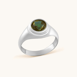 Ring in sterling silver with kiwi green Diaspore, side view