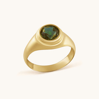 Ring in gold-plated sterling silver with kiwi green Diaspore, side view