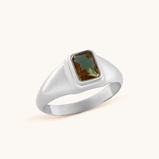 Ring in sterling silver with champagne yellow Diaspore, side view