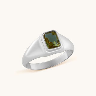 Ring in sterling silver with kiwi green Diaspore, side view