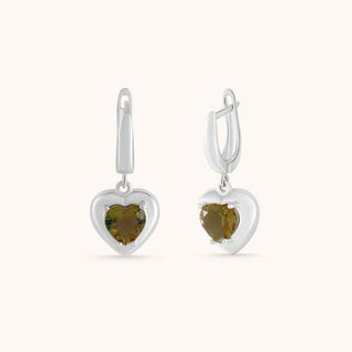 Earring in sterling silver with champagne yellow Diaspore, close-up detail