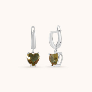 Earring in sterling silver with champagne yellow Diaspore, close-up detail