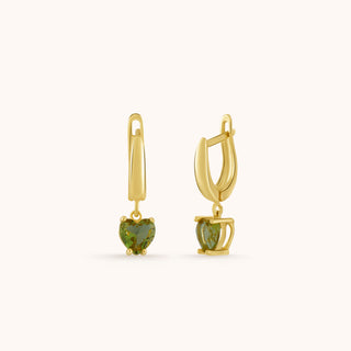 Earring in gold-plated sterling silver with kiwi green Diaspore, close-up detail