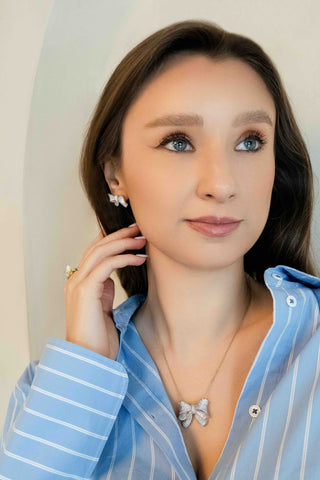 Amora Sparkling Lavender Bow Necklace