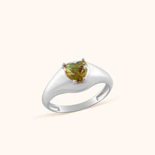 Ring in sterling silver with champagne yellow Diaspore, side view
